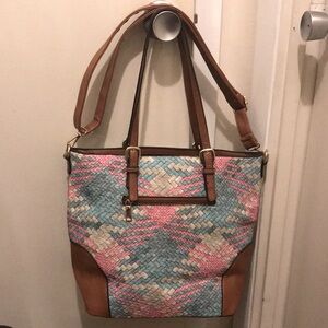 Ladies Woven Rare Multicolor Tote Bag Leather Outline With Strap and Feet